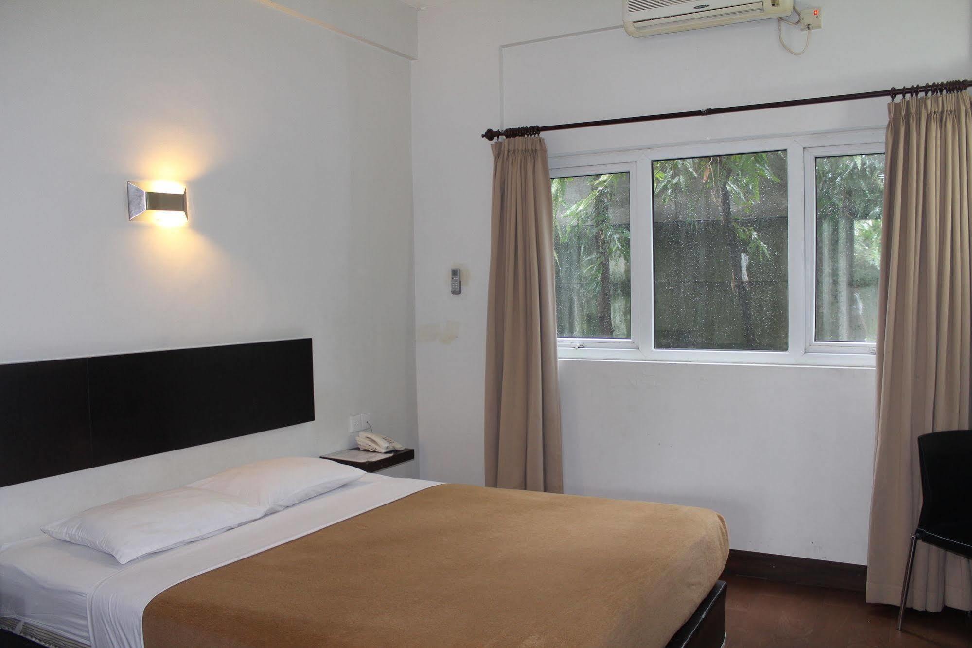 Hotel Tilamas Juanda Sawotratap Eksteriør bilde