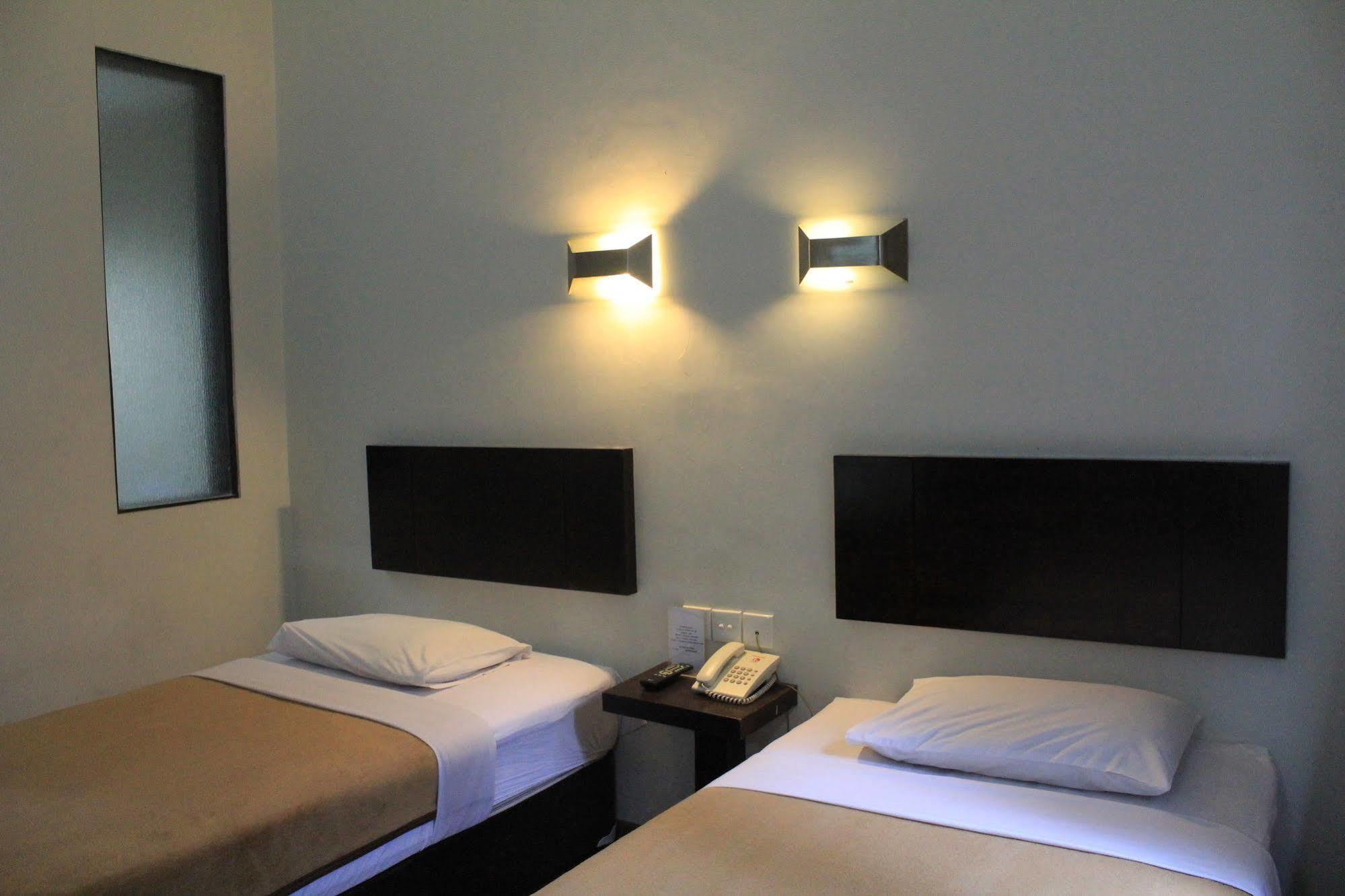 Hotel Tilamas Juanda Sawotratap Eksteriør bilde